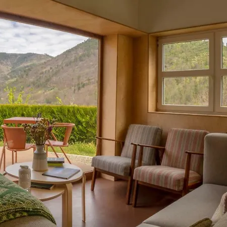 בית כפרי Solar Da Castanha - Forest House מנטגאס