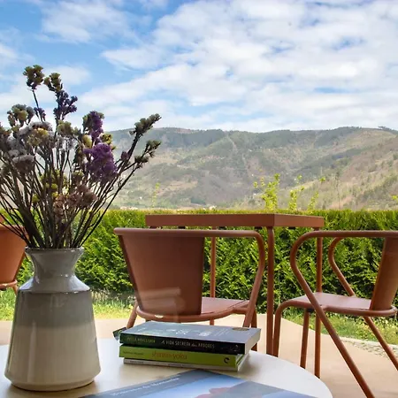 Solar Da Castanha - Forest House Landsted Manteigas