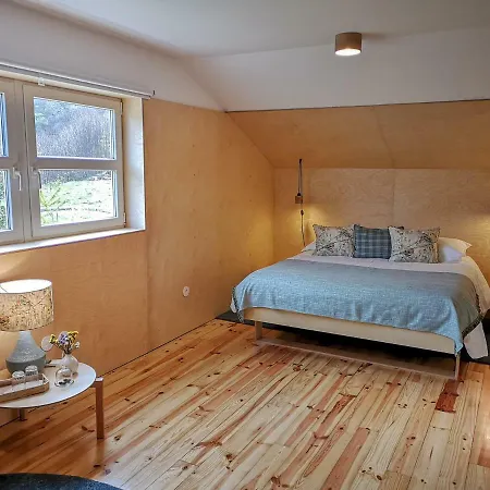 Solar Da Castanha - Forest House Séjour à la campagne Manteigas